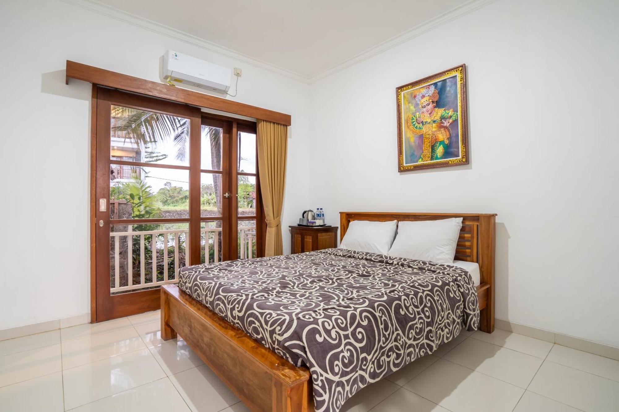 นีร์มาลา เกสท์ฮาส์ Hotel เกอรามัส ภายนอก รูปภาพ